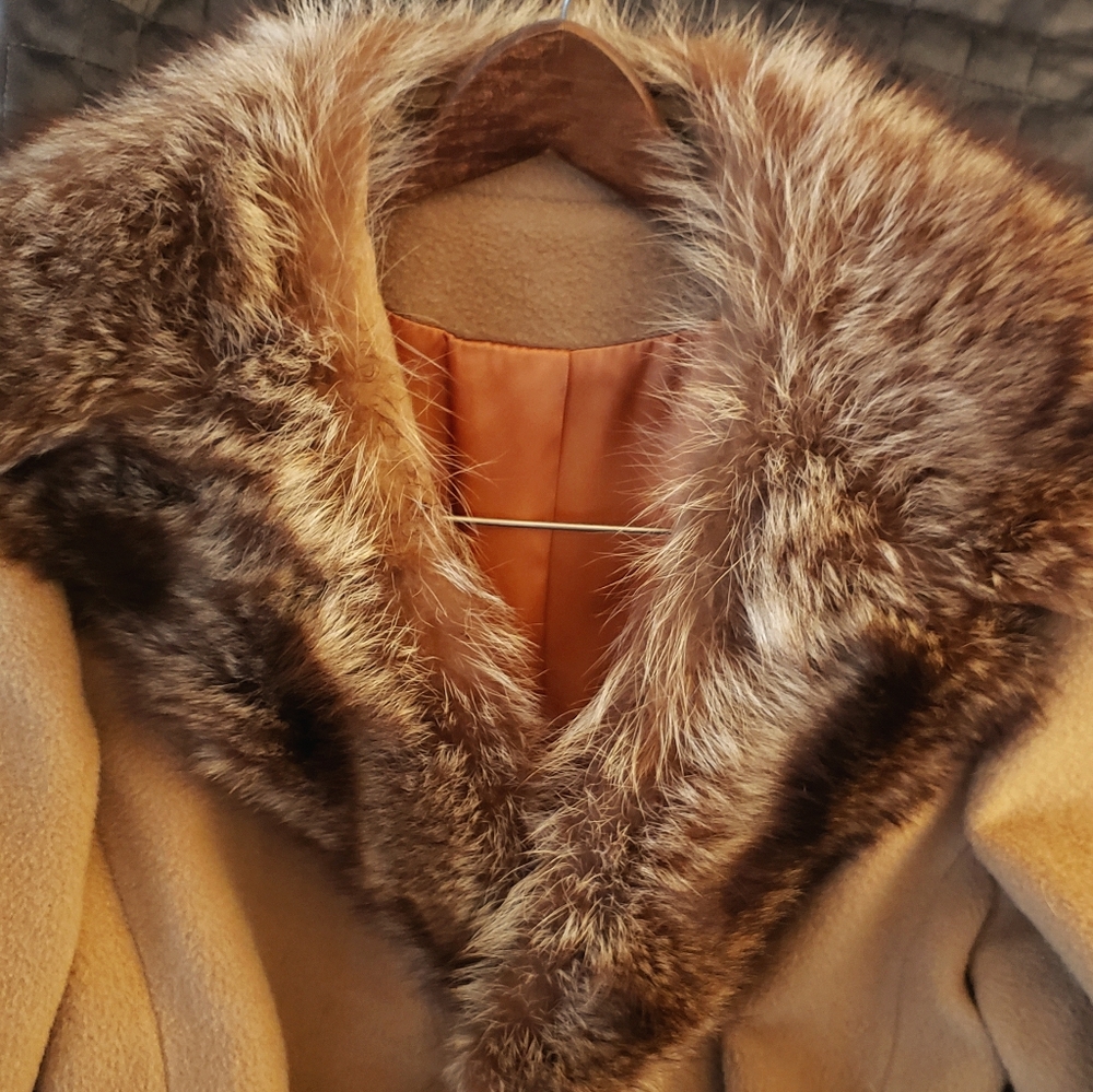 VGT wool coat with fur collar